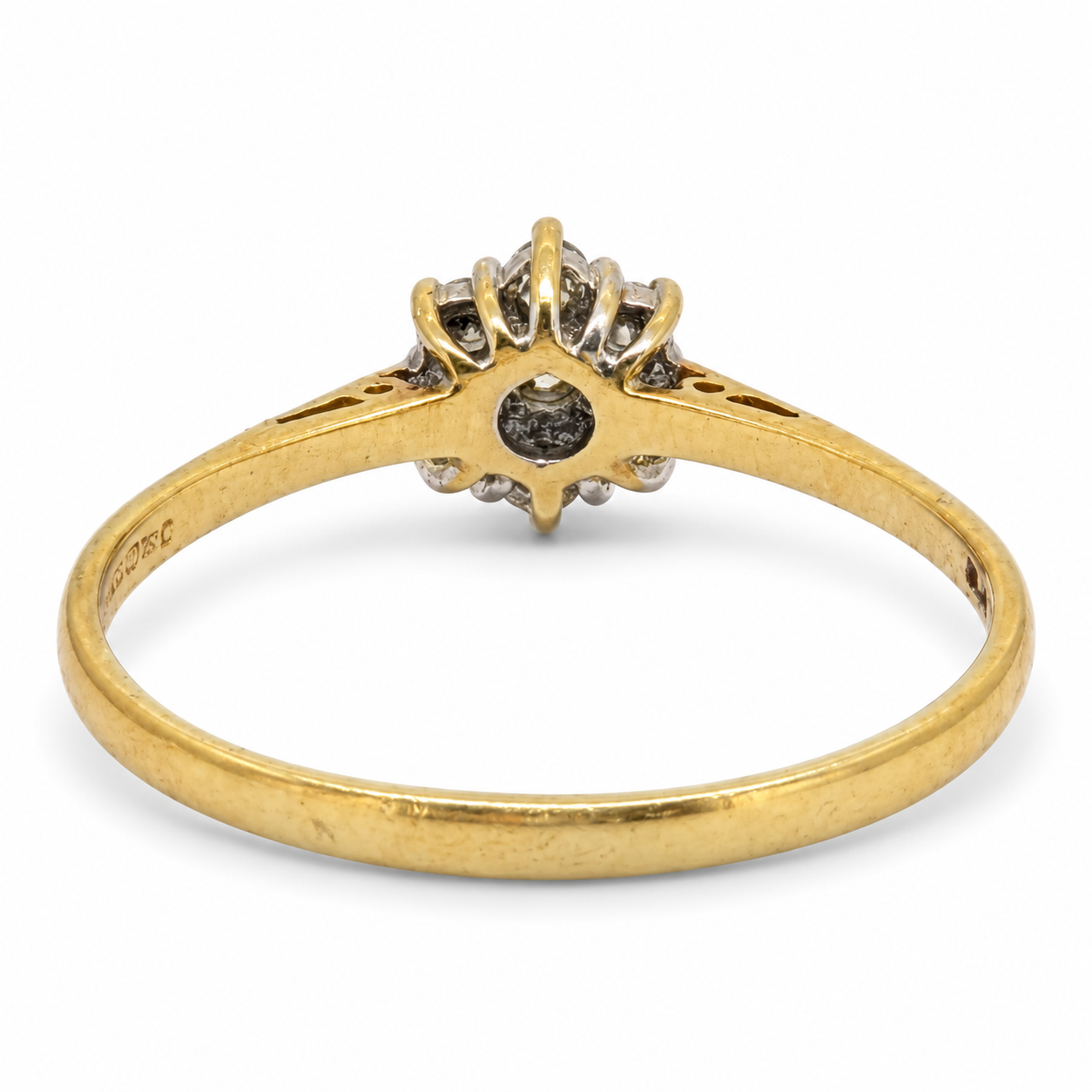 18ct Gold Diamond Cluster Ring - Image 2